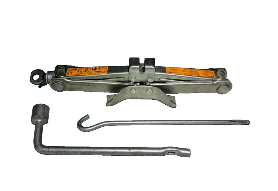 OEM NISSAN GATO DE PISO Foto 1 de 1