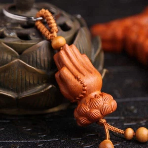 Schlüsselanhänger "Namaste" aus Pfirsichholz - Bild 1 von 4