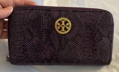 Cartera Tori Burch Púrpura Pitón Serpiente Cuero Cremallera Completa  Foto 1 de 4