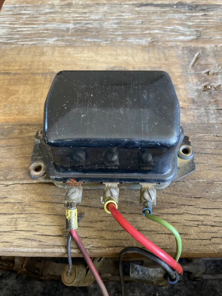 Regulador de voltaje 12v de 1962 Cadillac serie 62 DeVille Caddy GM Foto 1 de 2