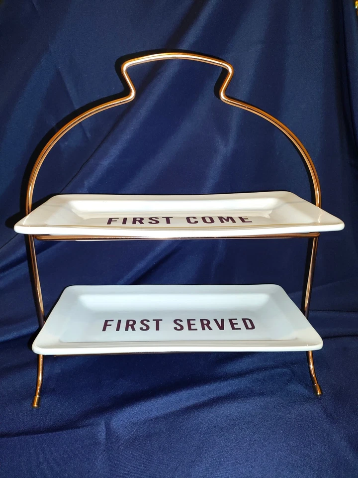 Soporte para servir cupcakes/alimentos rectangular, porcelana blanca y dorado de 2 niveles Foto 1 de 1