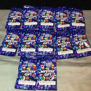 12 Pks Kids Heart Challenge 2023 Mystery Gift Charms RARE NEW!! - Bild 1 von 5
