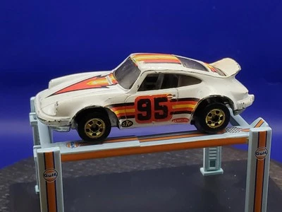 Hot Wheels P-911 Porsche - White, HONG KONG, Gold Blackwalls, "95" 1988 - Image 1 of 4