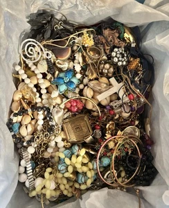 Vintage bis jetzt Schmuck Konvolut #2 - schöne Mischung, ein bisschen von allem --über 5 Pfund- - Bild 1 von 4