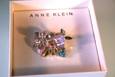 Pin flor cristal tono oro Anne Klein 1 1/2" Foto 1 de 2