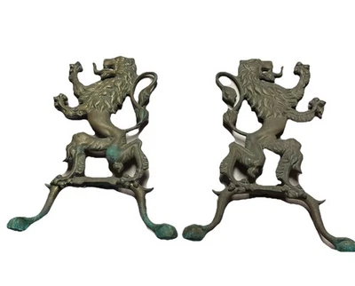 "Par de chimeneas de leones ingleses antiguos de latón fundido de 15"" de alto" Foto 1 de 4