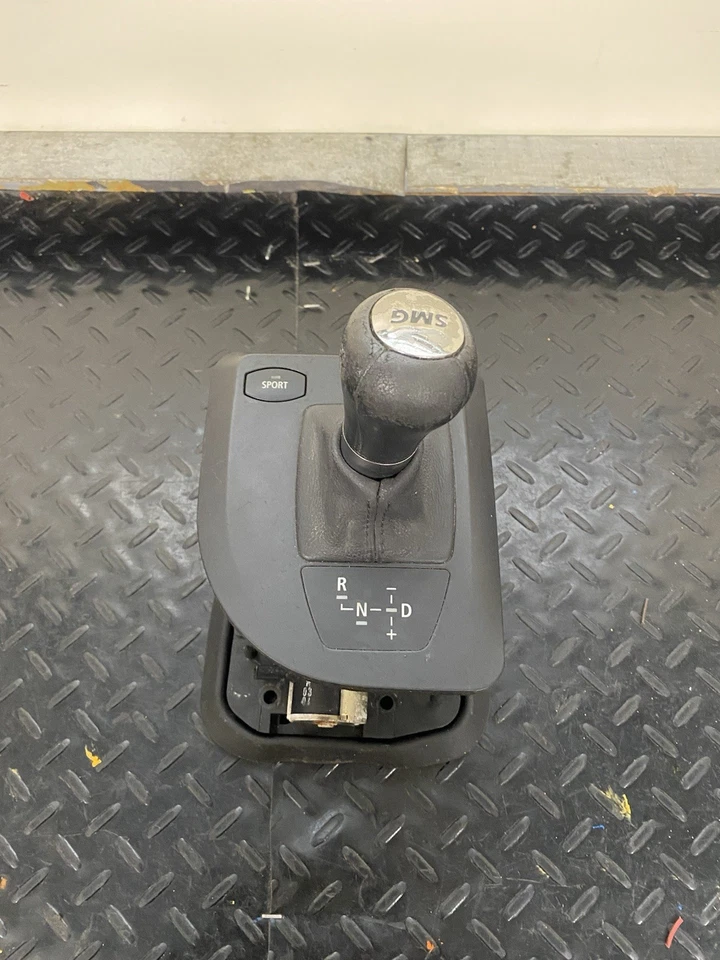 Palanca de cambios automática 7507080 OEM BMW E46 E60 325ci 330ci 2003-2006 Foto 1 de 4