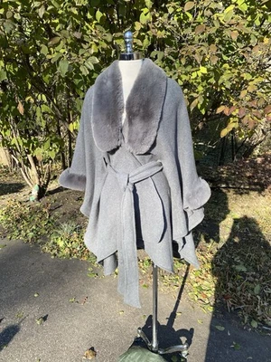 Torrid Poncho Loose Cape Soft Faux Fur Collar Grey Knit Belted One Size EUC - Image 1 of 4
