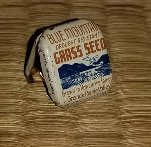 Antique Smalls Blue Mountain Grass Seed Bag Clips by Stoffel Seals Corp. Unused - Picture 1 of 10