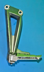 2008 yamaha fz1 left passenger peg and bracket 2D1-2741L-00-00 - Picture 1 of 2