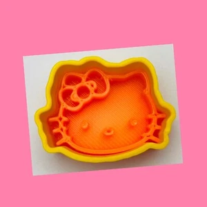 Hello Kitty Tagliabiscotti viso 3 cm - Foto 1 di 4