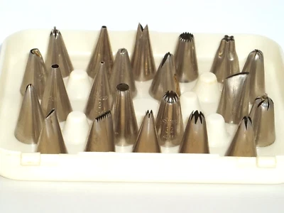 LOTE (21) PIEZAS PUNTAS GLASEADO DECORACIÓN PASTEL/GALLETA INCLUYE: 10- WILTON 11- ATECO Foto 1 de 4