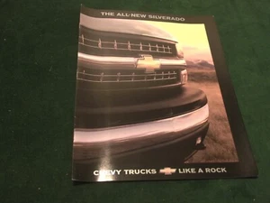 Chevrolet Silverado Trucks 1999 como nuevo folleto de ventas original del concesionario ~ 1015 - Imagen 1 de 6