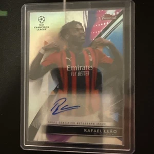 Rafael leao 2021/22 Topps Finest Refractor Auto MINT - Picture 1 of 2