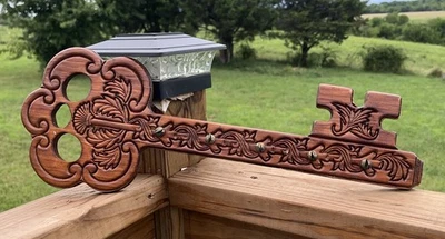 Винтажный середины века ручной резной ключ в форме ключ кольцо держатель настенное крепление - Изображение 1 из 4