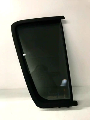 2008 Nissan Pathfinder Rear Vent Glass Assembly with Rubber Passenger Side OEM - Imagem 1 de 4