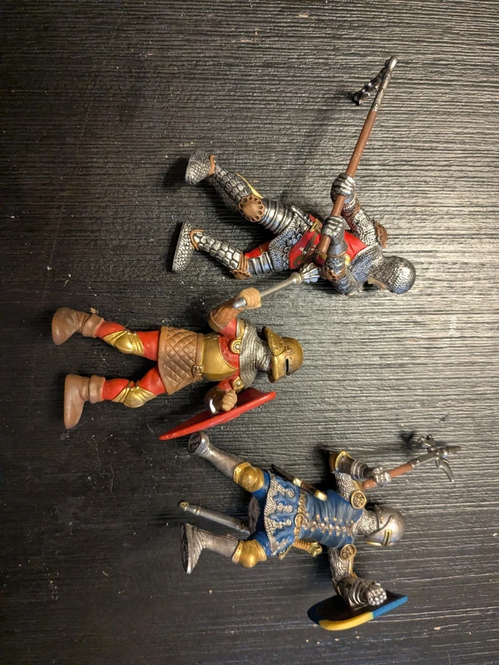 Juego de 3 estatuillas de plástico Schleich Knights de 3,5 pulgadas de alto cada una Foto 1 de 1