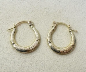Pendientes de aro de corazón cónico de 0,50" de oro amarillo sólido de 10 quilates - Imagen 1 de 4