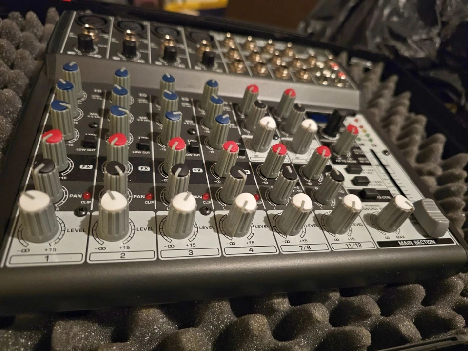 Behringer Xenyx 1202FX Premium Analog 12-Input Mixer - Bild 1 von 4