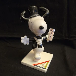 Peanuts On Parade SNOOPY "TOP HAT and TAILS" WESTLAND #8390 - Picture 1 of 6