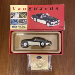 Vanguards 1:43 Scale Austin Healey E 3000 MKII Green & White VA05101 - Picture 1 of 5