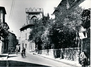 ARLES c. 1960 - Une Rue Bouches du Rhône - P 1477 - Bild 1 von 1
