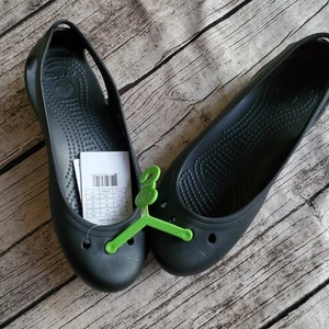 Crocs Kadee Flats Women's Black Slip-On Lightweight Round Toe Casual Size 8W - Picture 1 of 6