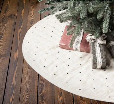 Falda Hearth & Hand with Magnolia Árbol de Navidad 52" Blanco Crema Acolchado Broches de presión Foto 1 de 4