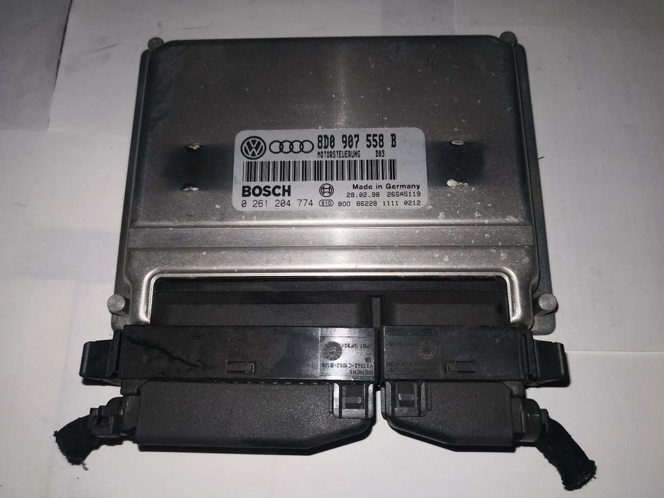 341182 Steuergerät Motor 8D0907558B VW Passat Variant (3B5, B5) 1.6 - Immagine 1 di 4