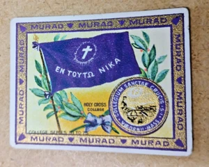 VINTAGE 1910'S T51 MURAD SIGARETTE COLLEGE SERIE HOLY CROSS COLLEGE USATO - Foto 1 di 2