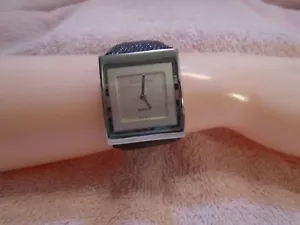 Reloj con correa de cuero negro resistente al agua Mon Cheri - Imagen 1 de 4