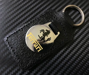 NOS VINTAGE 70er/80er Jahre? FERRARI EMAILLE LEDER SCHLÜSSELANHÄNGER SCHLÜSSELANHÄNGER - UNBENUTZT - SEHR SELTEN - Bild 1 von 8
