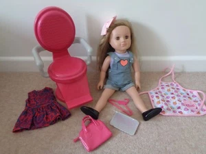 SINDY PUPPE 18 Zoll mit Kleid und Stuhl & Laptop selten - Bild 1 von 12