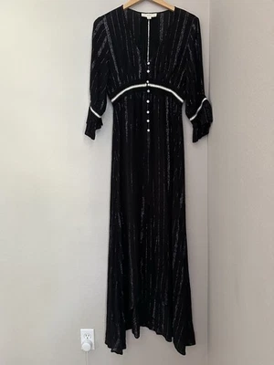 Vestido LoveStitch Cintura Imperio Bohemio Botón Frontal Línea A Maxi, M. Gótico, Brujo Foto 1 de 4