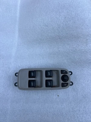 Volvo  Left Driver Side Window Switch 31334358 OEM Foto 1 de 4