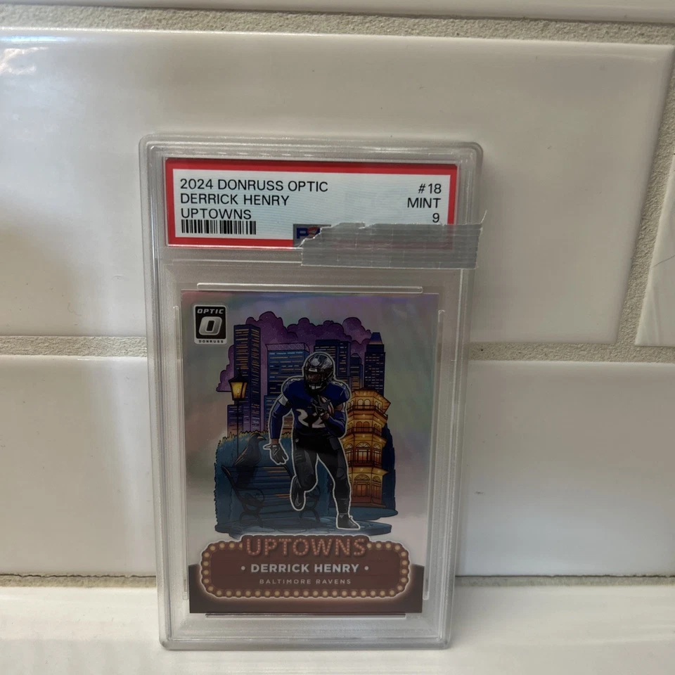 Estuche Panini Donruss Optic Derrick Henry Uptowns Hit SP #18 PSA 9 2024 Foto 1 de 1