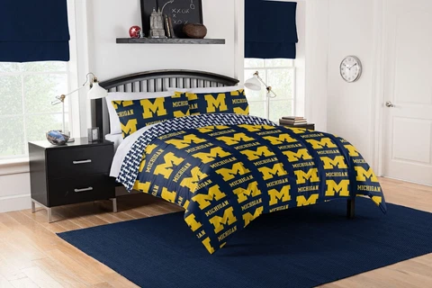 Michigan Wolverines Queen Bed in a Bag (Rotary) OFFICIAL NCAA Cover