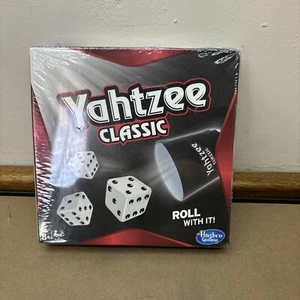 Yahtzee Classic Mini Version Family Dice Game Hasbro - Picture 1 of 7