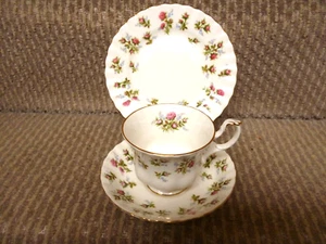 ROYAL ALBERT WINSOME PATTERN TEA TRIO - Picture 1 of 2