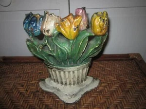 Antigua urna de tulipán de hierro fundido pintada a mano con tope de puerta victoriana década de 1920 - Imagen 1 de 12