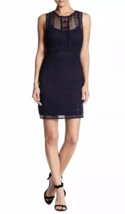 Abito Romeo & Giulietta Couture taglia small senza maniche uncinetto overlay blu nuovo con etichette - Foto 1 di 12
