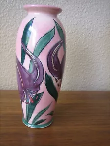 Jarrón L Berman Vintage Firmado por Potter Rosa/Púrpura/Verde 10"" de Alto Forma Perfecta - Imagen 1 de 10