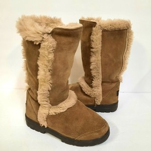 ugg boots fluffy