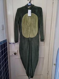 BNWT Kids M&S Crocodile All In One. Age 13-14 Yrs. Soft Fleece. Detachable Tail. - Photo 1/8
