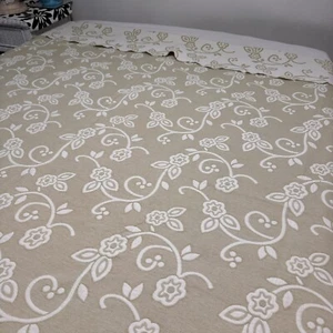 Vintage Jacquard Bedspread King Taupe/ Neutral & Cream Scallop Edge Reversible - Picture 1 of 12