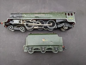 Hornby Dublo BR green 4-6-2 Duchesse of atholl 3 rail Fair condition - Picture 1 of 7