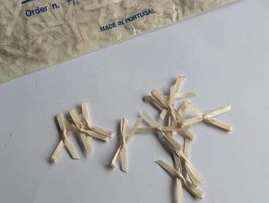 JOB LOT ~ Approx. 8400 beige cream narrow ribbon bows - Picture 1 of 3