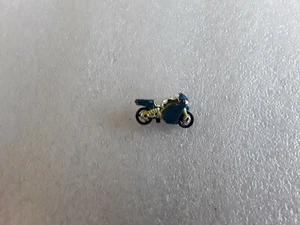 MICRO MACHINES moto Suzuki GSXR 1100 Galoob Chrome B - Picture 1 of 2