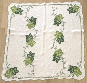 Vtg Tablecloth Hand Embroidered Green Leaves Americana Farmhouse Linen 46" x 46" - Picture 1 of 8