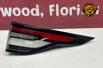 Land Rover Discovery L462 2017-20 luz trasera derecha lado del pasajero luz trasera exterior Foto 1 de 4